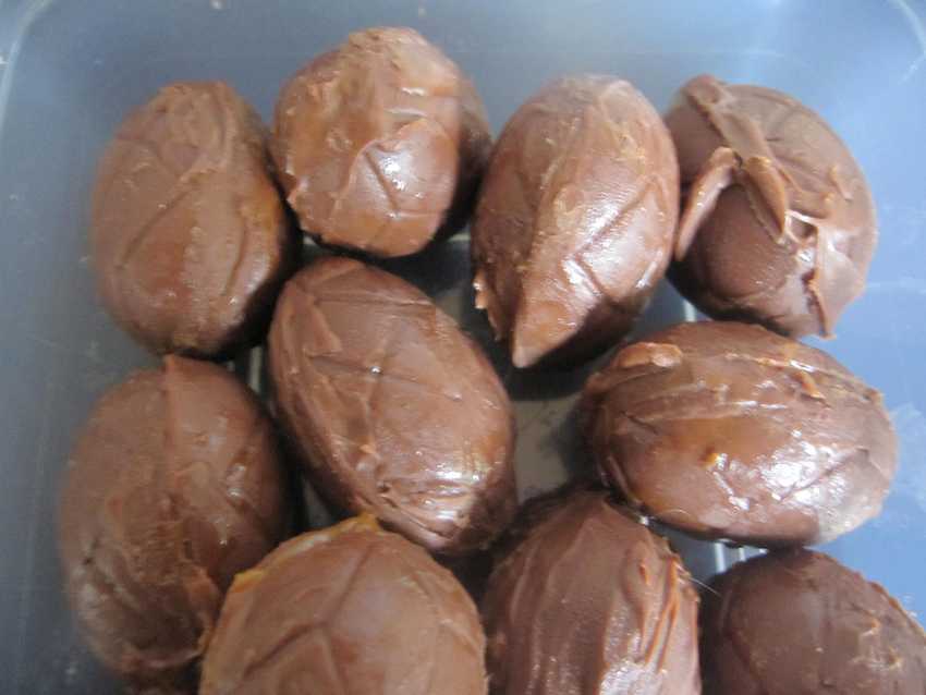 nine milk chocolate creme eggs