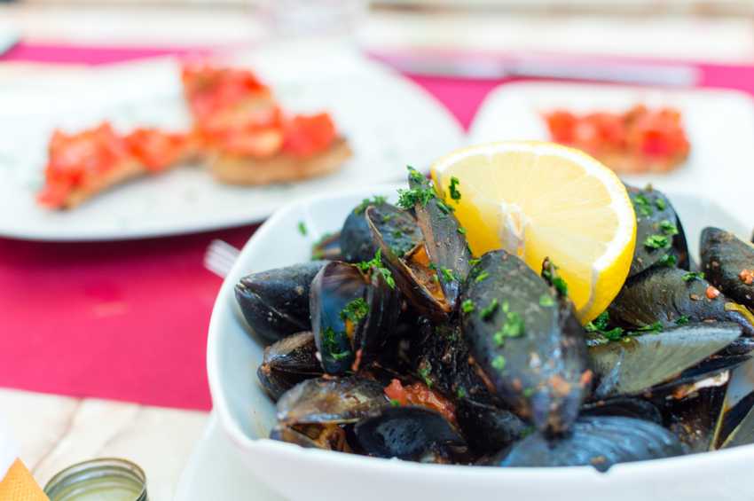 Mussels with lemon